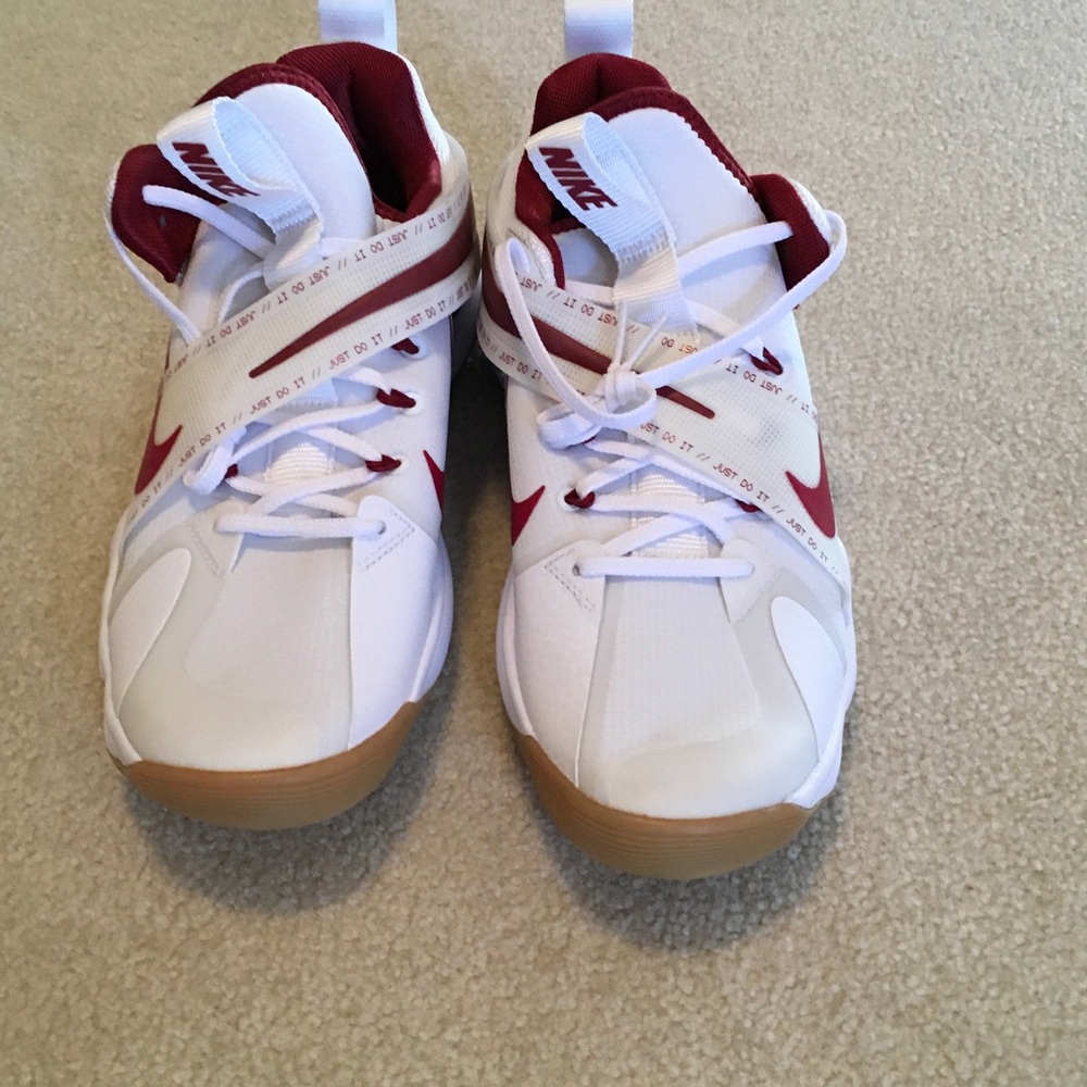 Nike White & Maroon Low-Top Sneakers with Velcro - Picture 3 of 4
